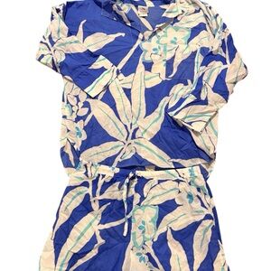 Natori Blue and White Floral Top and shorts set. 100% cotton